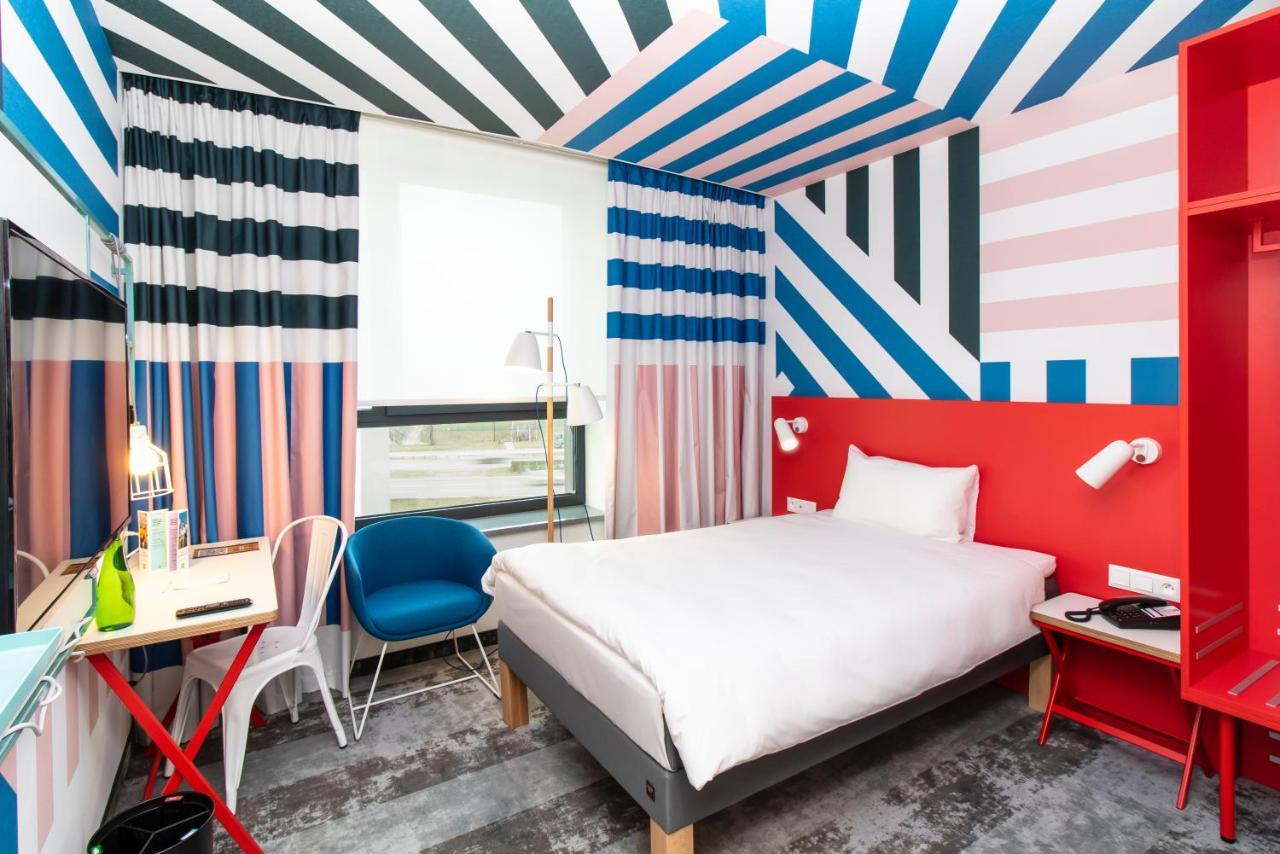 ไอบิส สไตล์ วอร์ซาวา เซนทรุม Hotel วอร์ซอ ภายนอก รูปภาพ