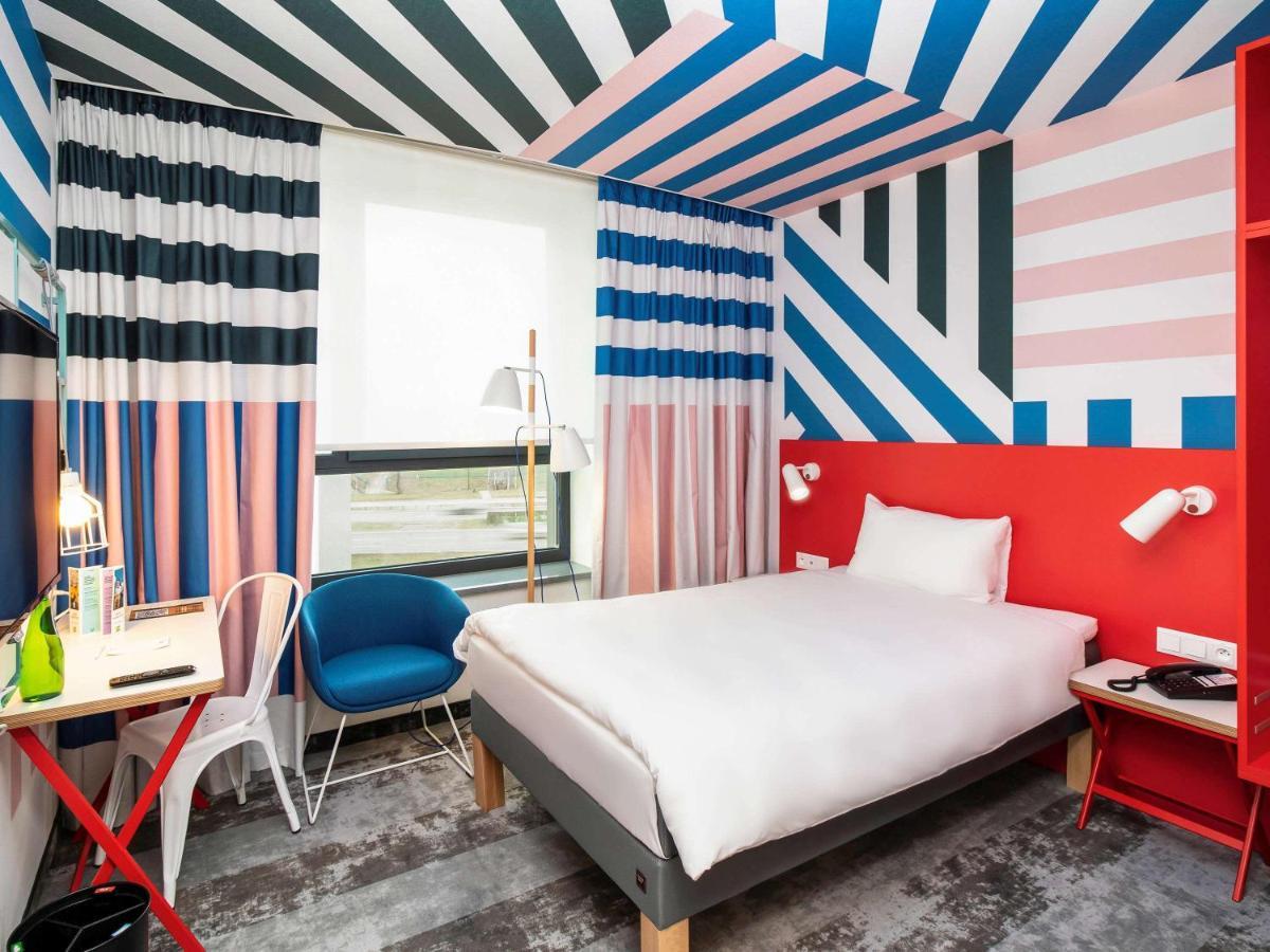 ไอบิส สไตล์ วอร์ซาวา เซนทรุม Hotel วอร์ซอ ภายนอก รูปภาพ