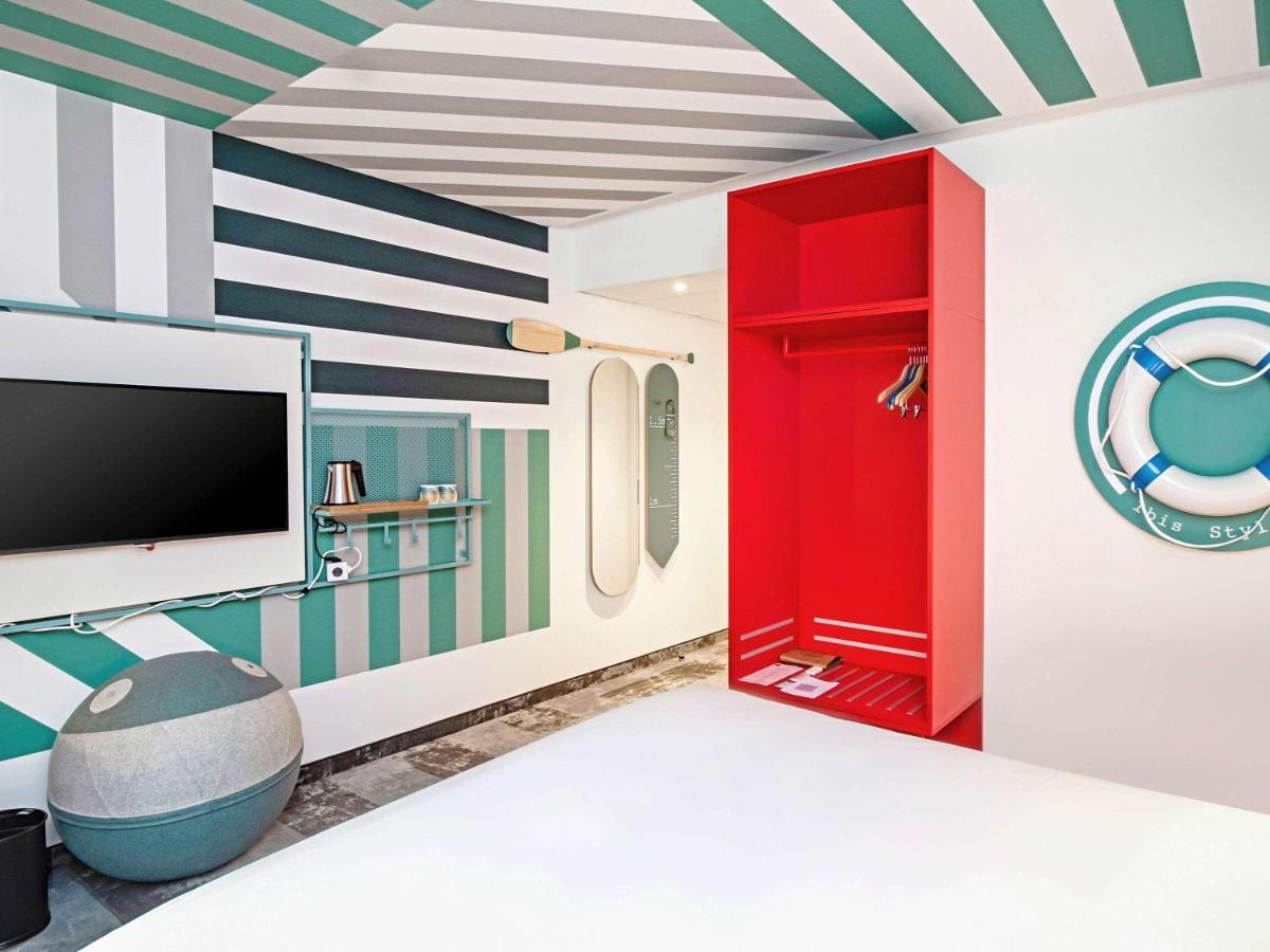 ไอบิส สไตล์ วอร์ซาวา เซนทรุม Hotel วอร์ซอ ภายนอก รูปภาพ